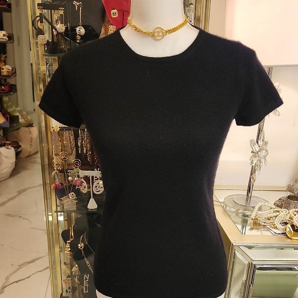 Elegant Black Short Sleeve Women's Tee